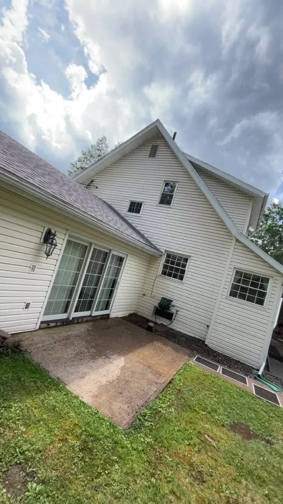White Pennsylvania house exterior with freshly cleaned windows